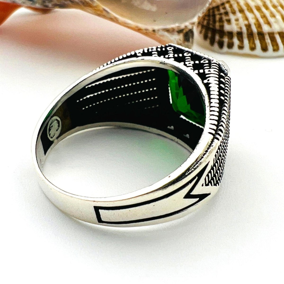 Green Emerald Square Men’s Ring - TryAladdin