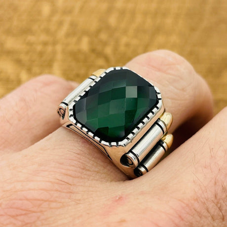 Green Emerald Square Stone Men's Silver Ring - TryAladdin