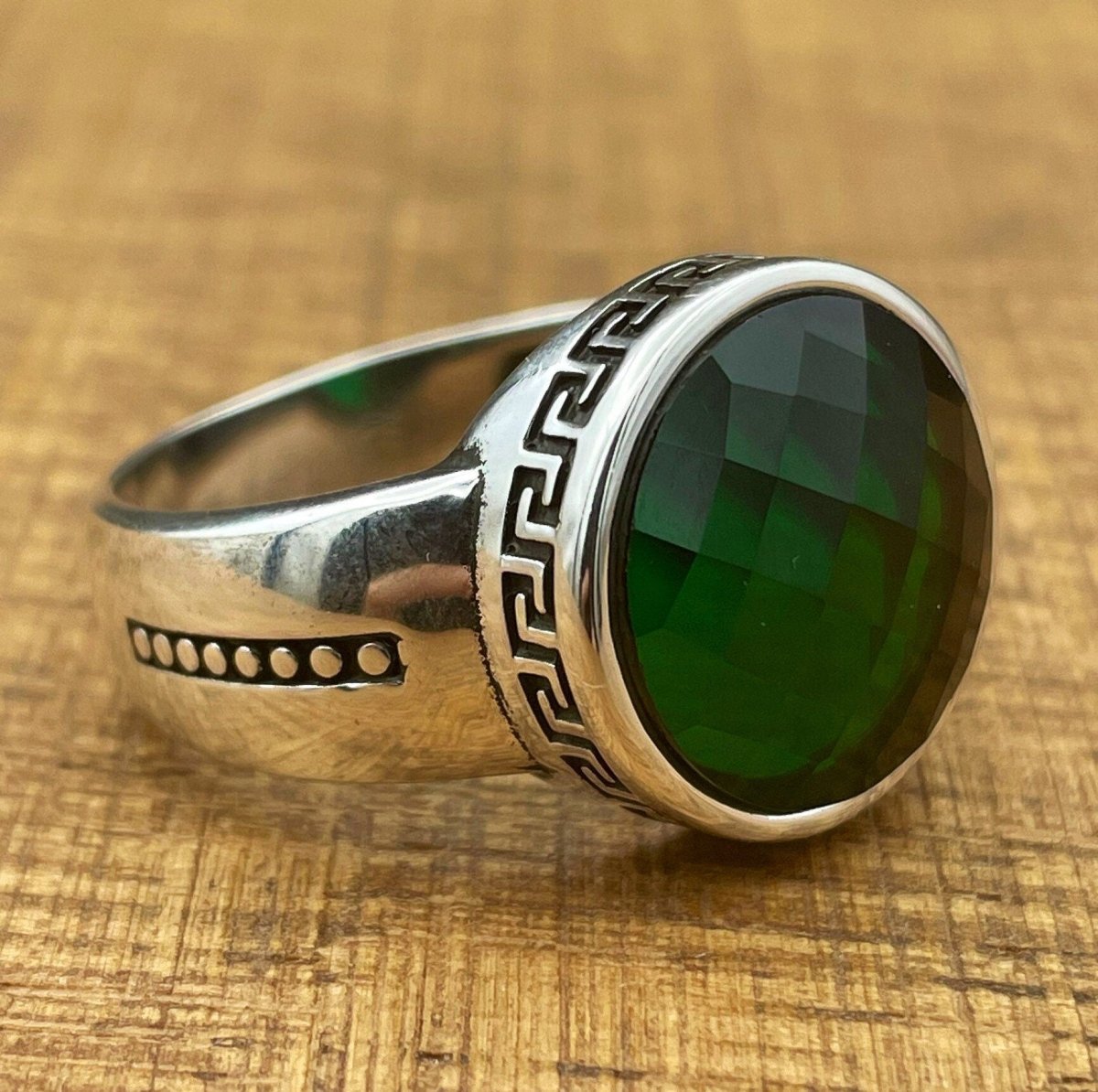 Handmade Minimalist Oval Green Zircon Silver Ring - TryAladdin