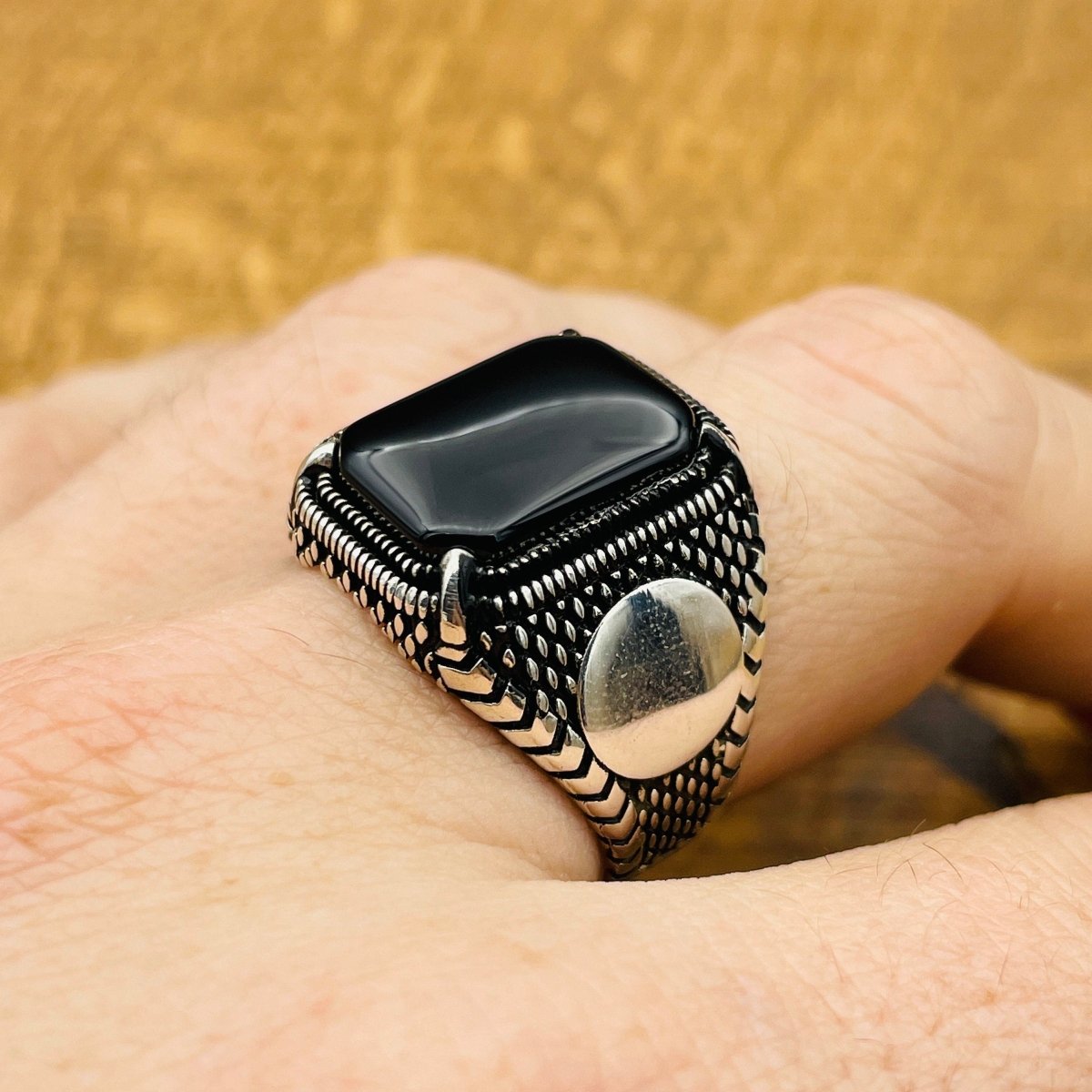 Men's Black Onyx Stone Silver Ring - TryAladdin