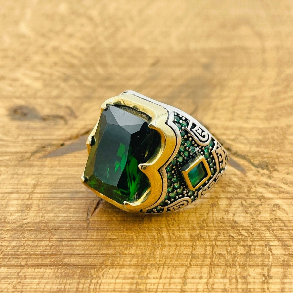 Men's Emerald Silver Ring - TryAladdin