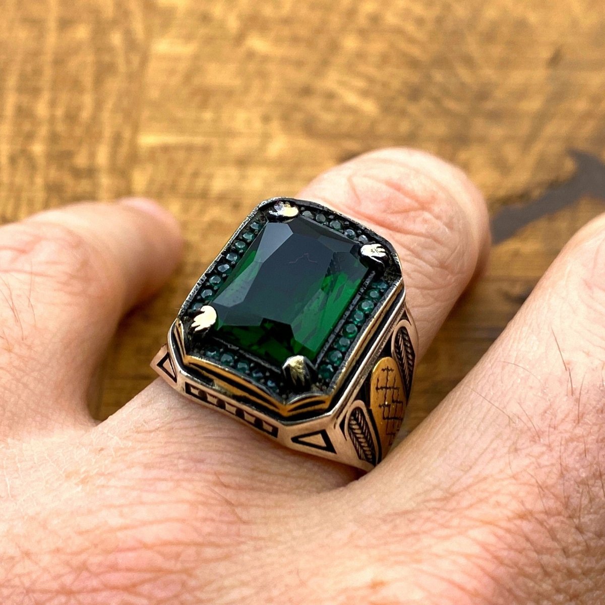 Men’s Green Emerald Ottoman Ring - TryAladdin