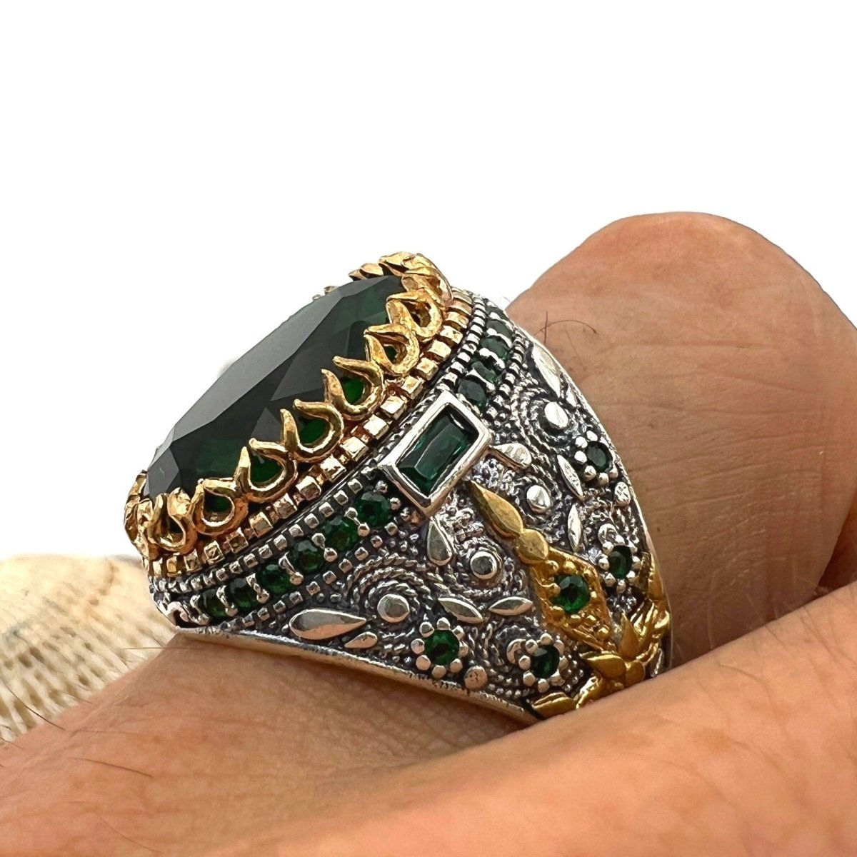 Men's Green Emerald Stone Silver Ring - TryAladdin