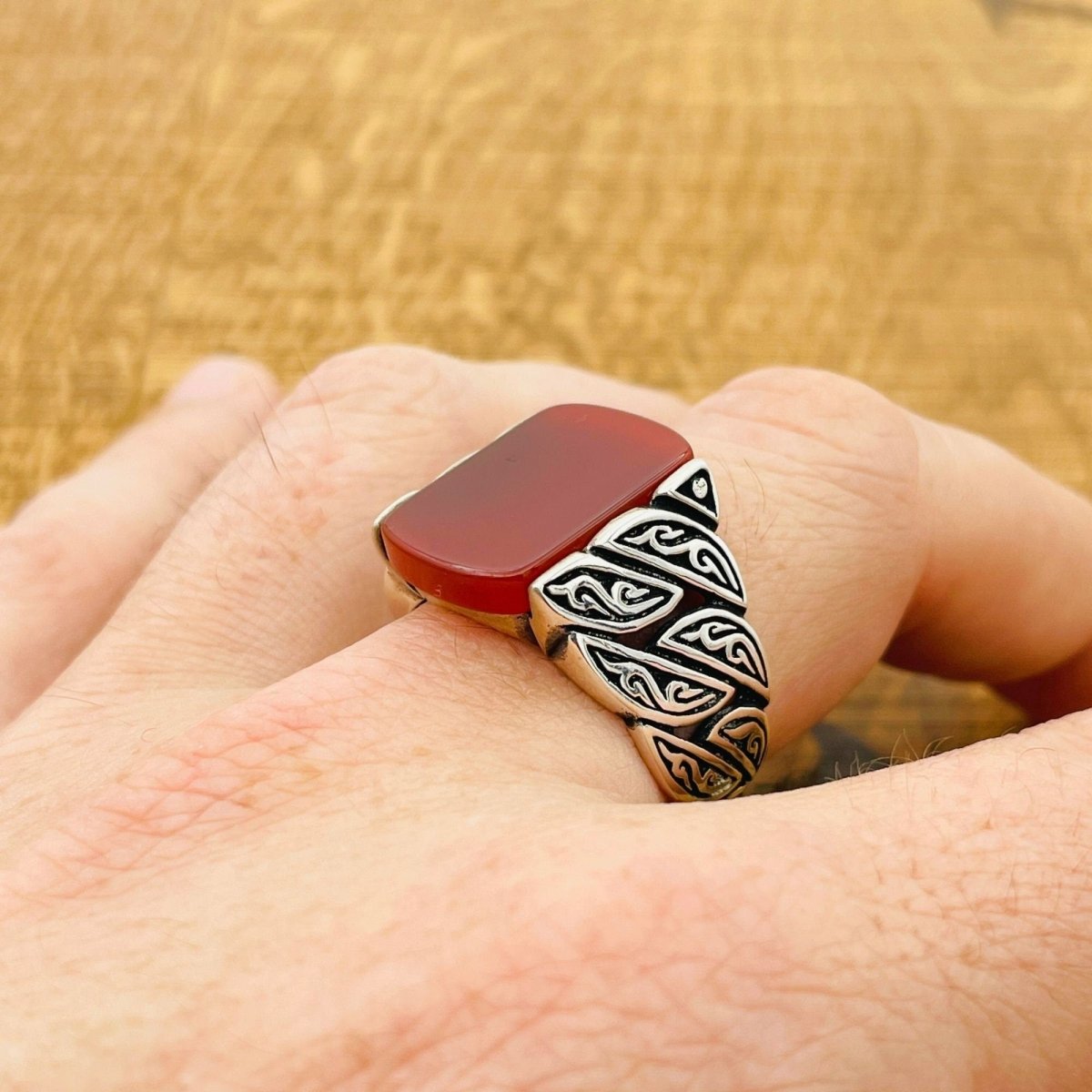 Men's Red Square Agate Ring - TryAladdin