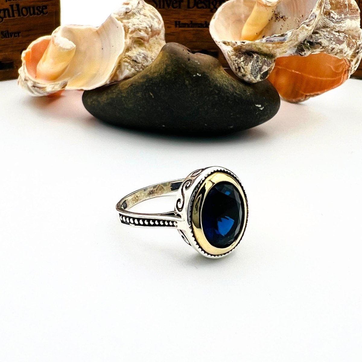 Women's Blue Sapphire Oval Ring - TryAladdin