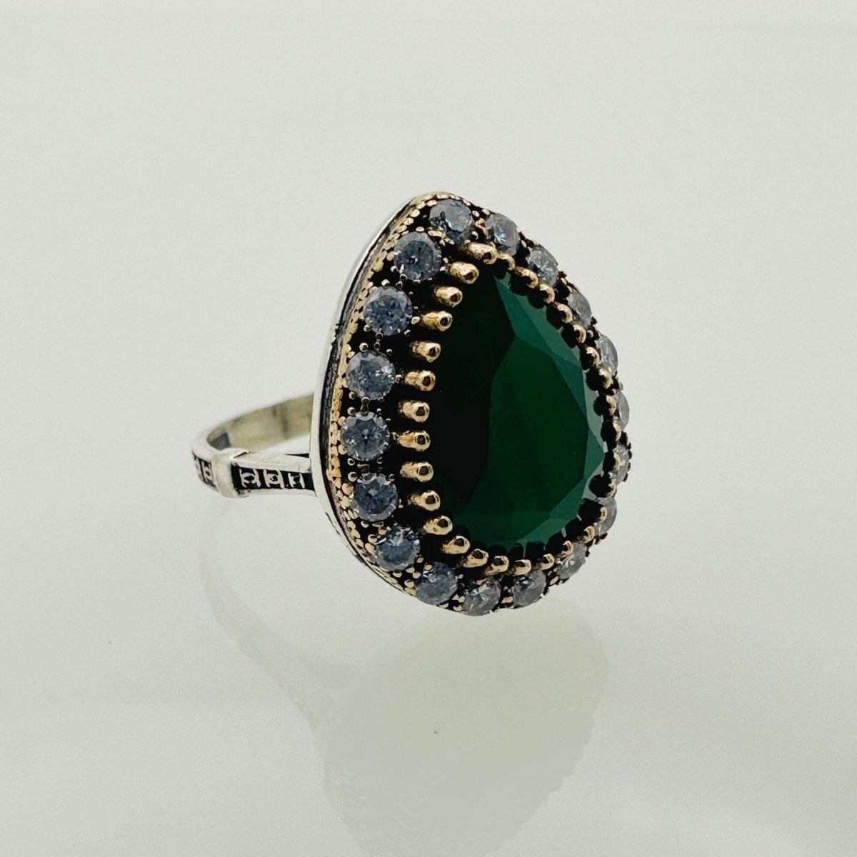 Women's Emerald Silver Ring - TryAladdin