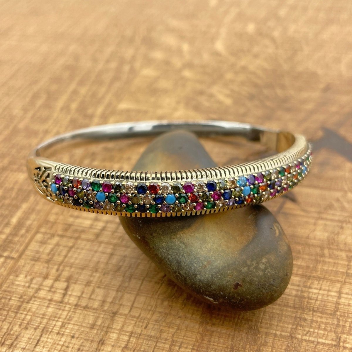 Women's Multicolor Stone Bracelet - TryAladdin