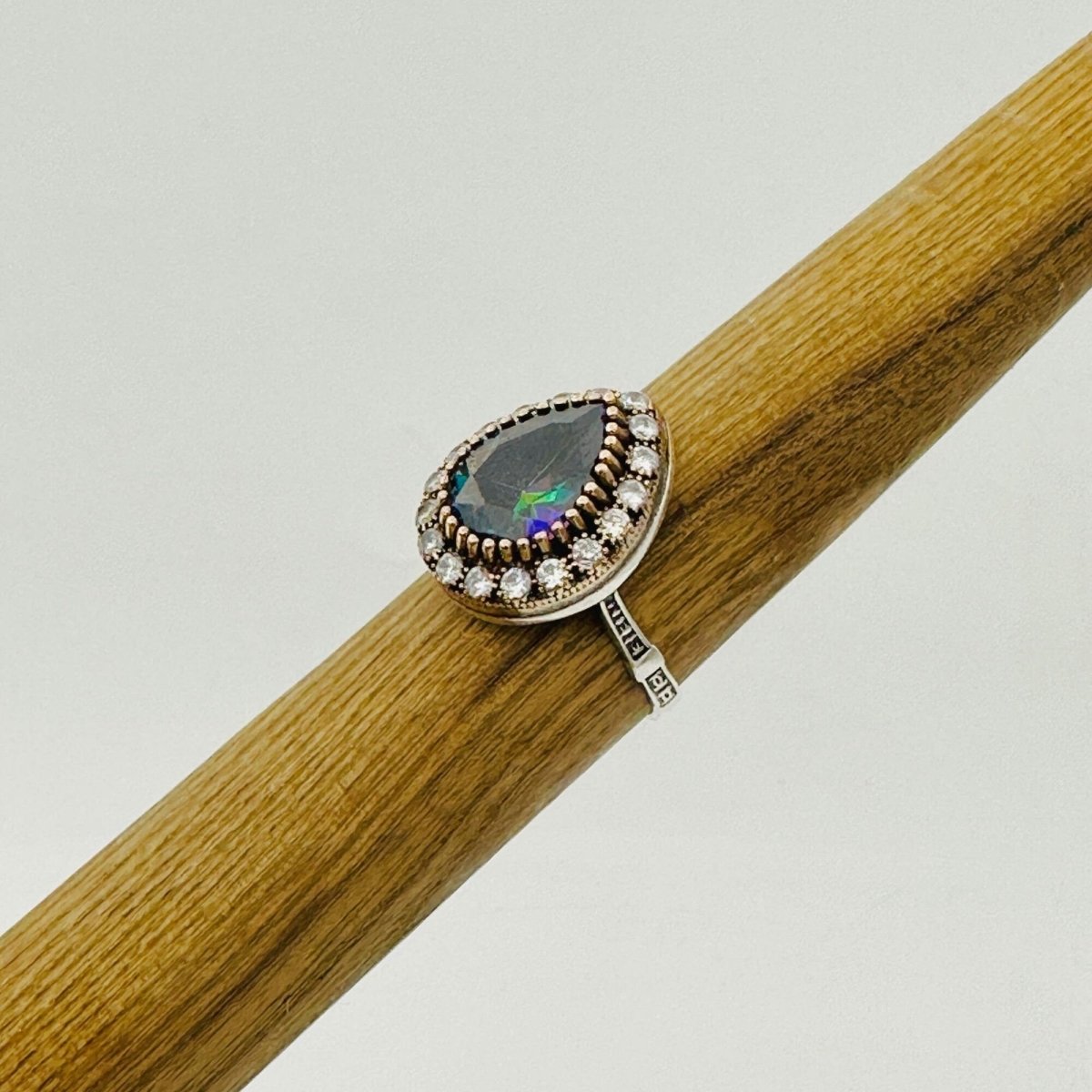 Women's Mystic Topaz Ring - TryAladdin